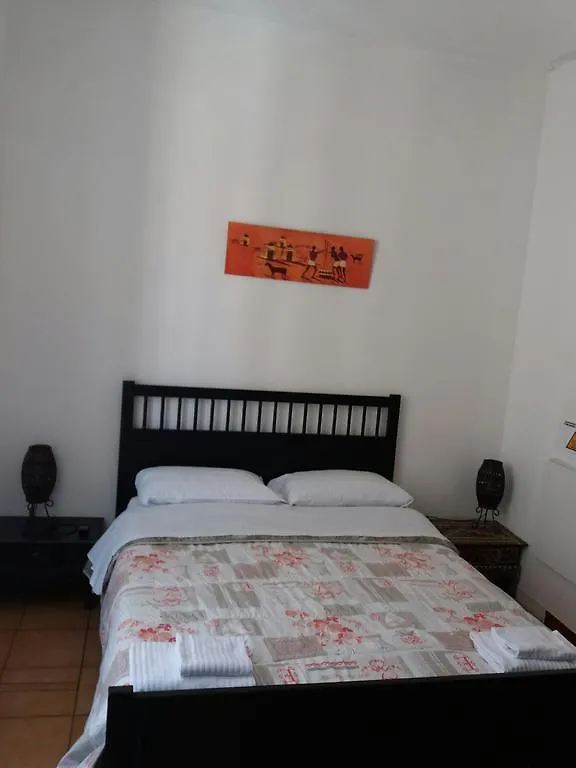 Meltin' Rome Guest House 2*,